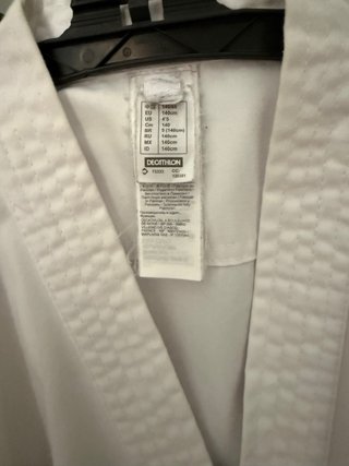 Dos kimonos con pantalon de yudo talla 140cm