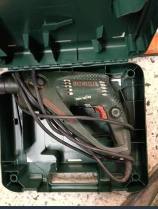 Taladro Bosch PBH 180 RE con maletín