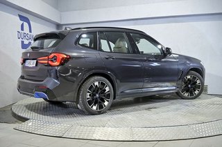 BMW iX3    M Sport