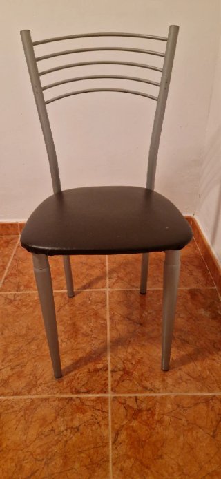 Mesa extensible cristal y 4 sillas