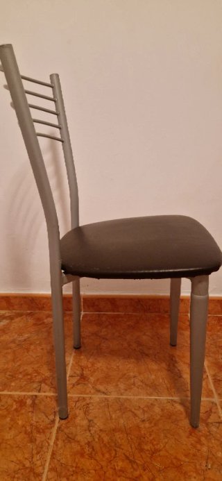 Mesa extensible cristal y 4 sillas