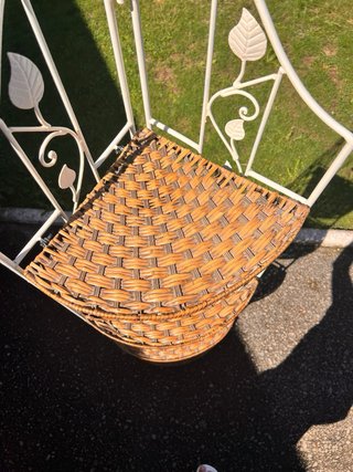 Rinconera Metálica con Mimbre