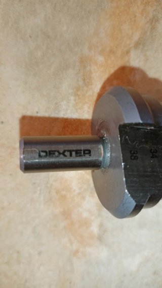 Broca escalonada para metal