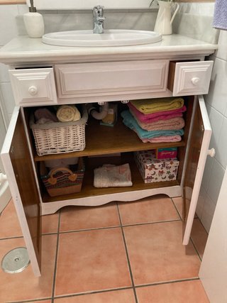 Mueble de baño madera y mármol con espejo