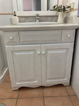 Mueble de baño madera y mármol con espejo