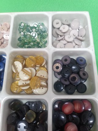 Lote 13, botones variados