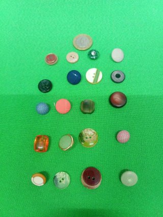 Lote 13, botones variados