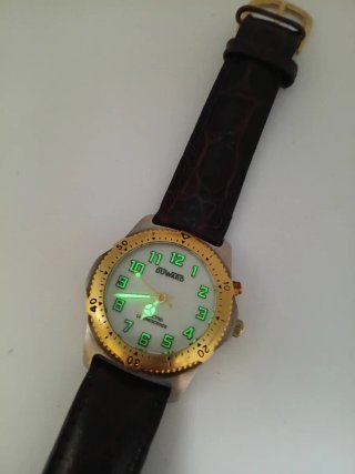 Reloj Duward Dorado y Marrón
