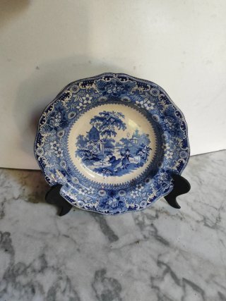 1 Plato ingles 1830-1845 Davenport con grapas.