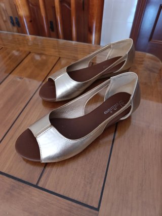 Zapatos dorados Festissimo