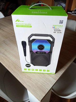 Altavoz Portátil Aome con Micrófono