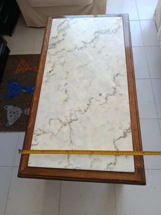 Tavolo da salotto in legno e marmo