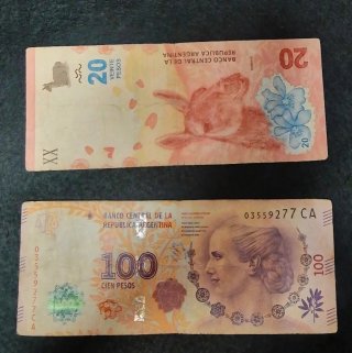 Banconote argentine 20 e 100 pesos