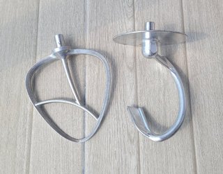 Batidora Amasadora Roja 5L + Bol y Accesorios