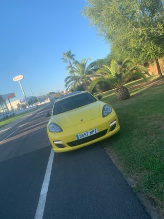 Porsche Panamera 4S 2010