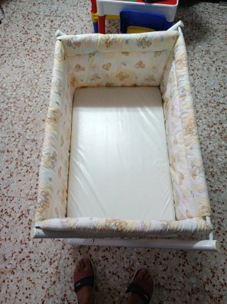 Minicuna plegable con ruedas