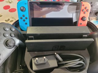 Nintendo Switch + 2 Mandos + 2 Juegos