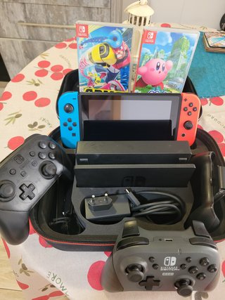 Nintendo Switch + 2 Mandos + 2 Juegos
