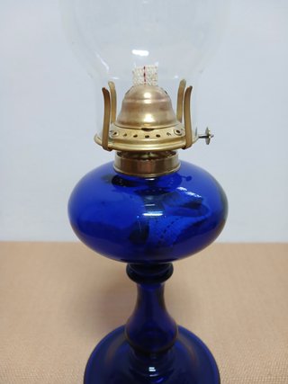Lampada a petrolio blu vetro