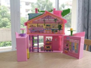 Casa pinypon maletin con 2 Muñecos