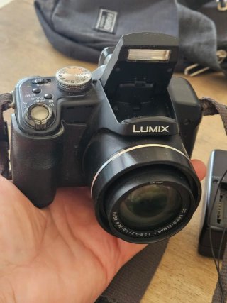 Cámara Panasonic Lumix Negra