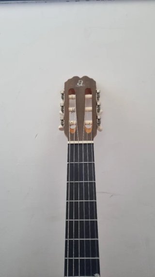 Guitarra Admira Alba-S con funda