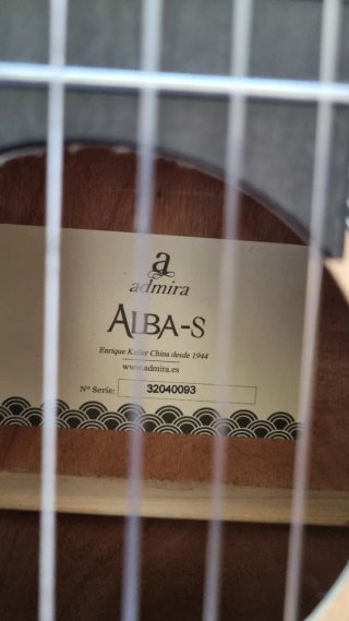 Guitarra Admira Alba-S con funda