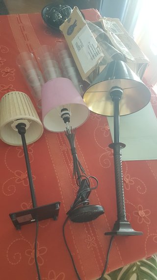 Lampade da tavolo beige e rosa
