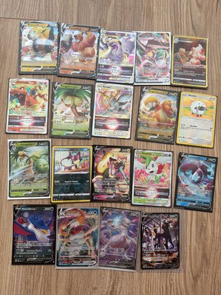 Lote Cartas Pokémon V y VMAX 2022