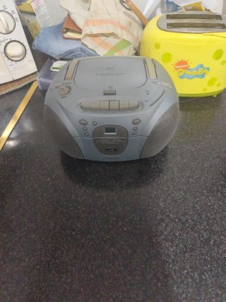 Radiocaset CD gris no se si funciona