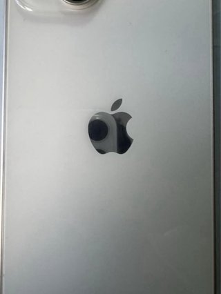 iPhone 13 con accesorios