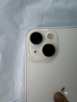 iPhone 13 con accesorios