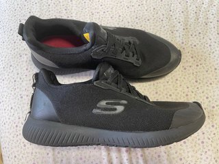 Tenis Skechers Negros