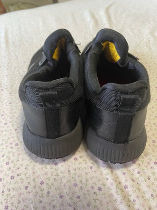 Tenis Skechers Negros