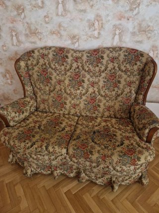 Sofá vintage floral retro