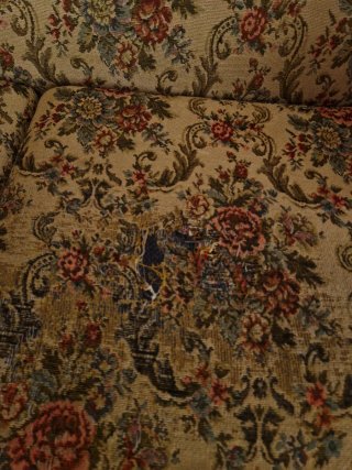 Sofá vintage floral retro