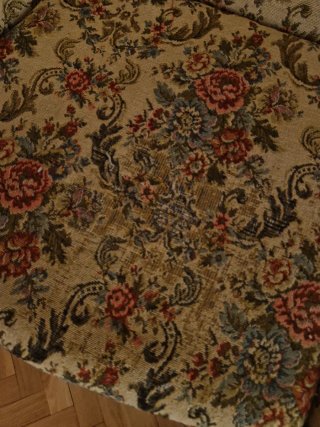 Sofá vintage floral retro