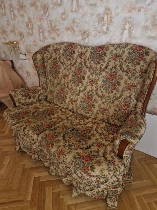 Sofá vintage floral retro