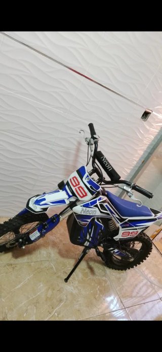 Moto Eléctrica Infantil Neon 99