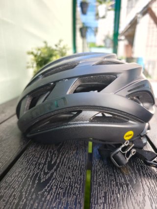 Casco Giro Helios Spherical