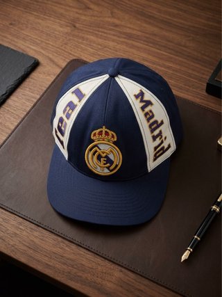 Gorra Vintage Real Madrid - Escudo Clásico