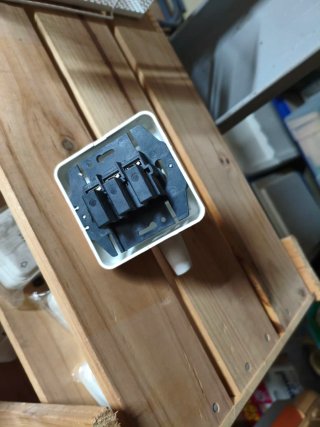 Clavija y Enchufe Solera 2P+TT 25A Hornos