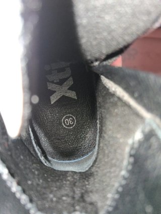 Botines niña blancos charol cordones