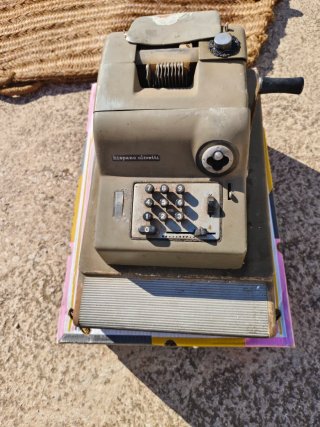 Calculadora Hispano Olivetti Antigua