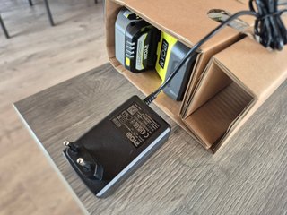 RYOBI Batteria 4 Ah e caricatore compatto - new