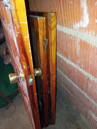 Puertas y ventanas madera maciza