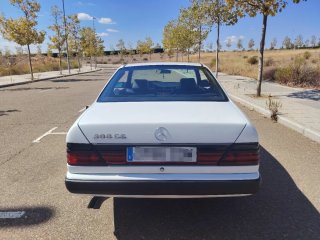 Mercedes-Benz Clase E 1989