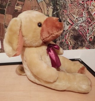 Peluche Vintage Perro Marrón Lazo Borgoña