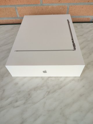 MacBook Air 13.6 Caja Vacía