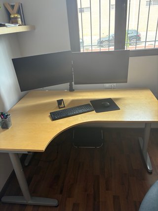 Escritorio esquinero regulable